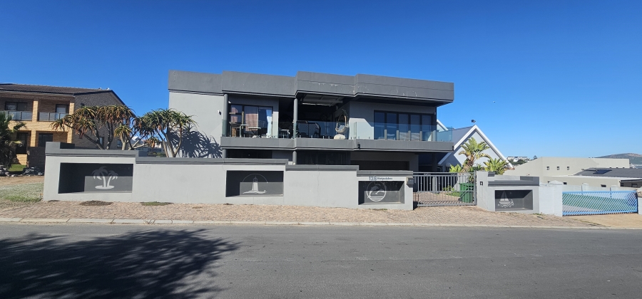 7 Bedroom Property for Sale in Myburgh Park Western Cape